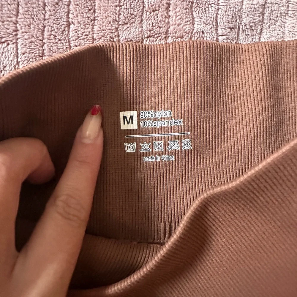 { 3 piece Ribbed Activewear Set } - Picture 3 of 7